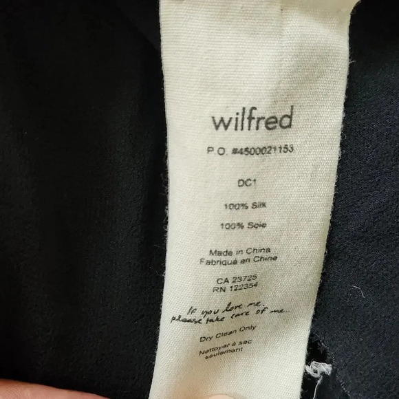 Wilfred Silk Sleeveless Blouse Size XXS Black Sheer Minimalist Button Up - Picture 7 of 9